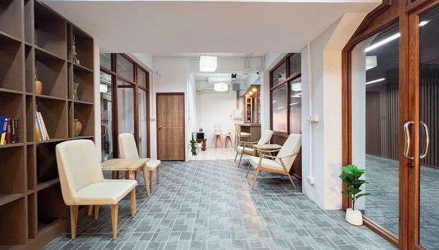 Coin salon dans le hall