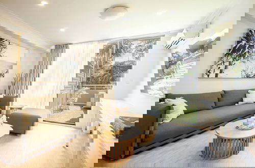 Photo 5 - Luxurious Manly Retreat With Beachside Bliss