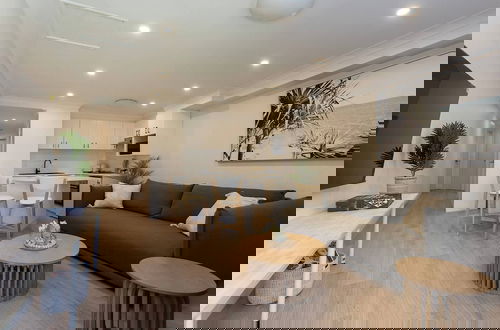 Photo 3 - Luxurious Manly Retreat With Beachside Bliss