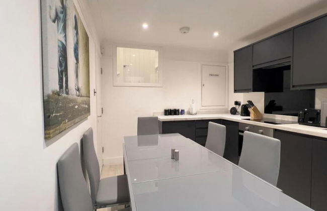 Apartmentsleeps8-wifi-famillyfriendly-citycentre - Foto 5