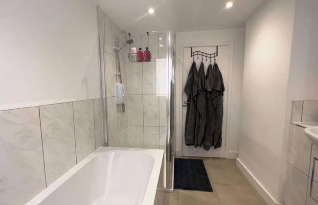 Apartmentsleeps8-wifi-famillyfriendly-citycentre - Foto 9