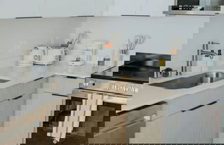 Foto 3 - NEW Minimalist & Clean Apt in Downtown SLC