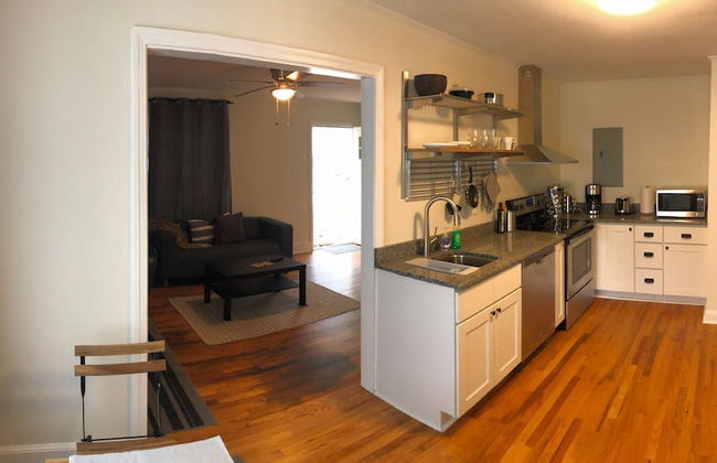 Renovated Space Close to Downtown - A - Foto 3