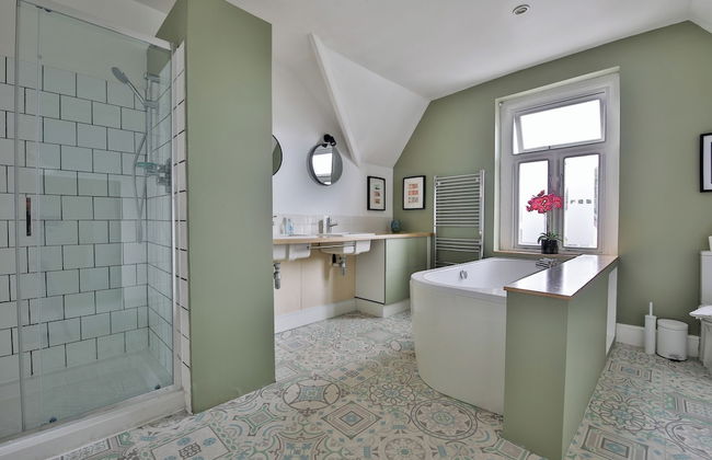 4 Bed House with Pool Table & Parking - Foto 37