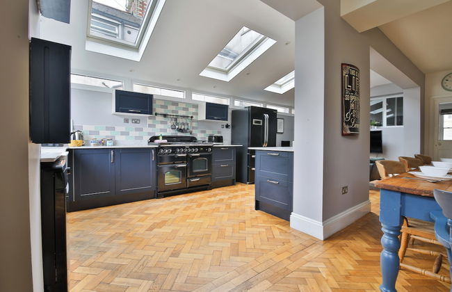 4 Bed House with Pool Table & Parking - Foto 22
