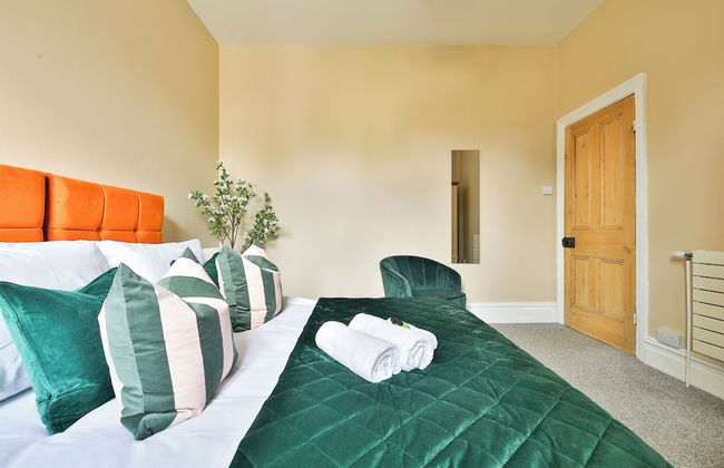 4 Bed House with Pool Table & Parking - Foto 10