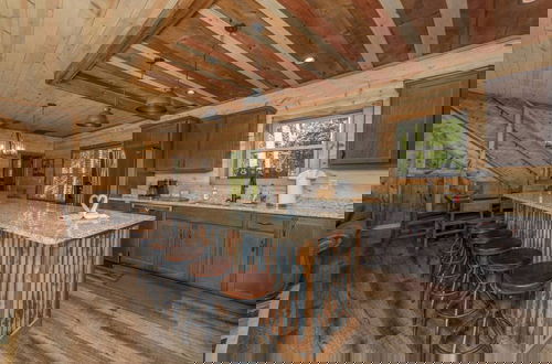 Foto 14 - Rustic Dreamscapes in Gatlinburg