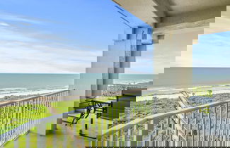 Foto 2 - Oceanview Top-floor Penthouse in Surf Club Beach Pool Access
