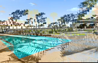 Foto 3 - Oceanview Top-floor Penthouse in Surf Club Beach Pool Access
