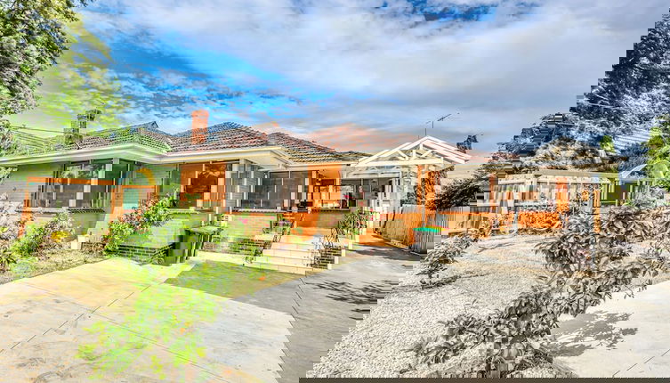 Foto 1 - StayAU Serene 3BR Haven for Families