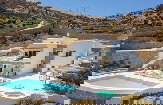 Foto 2 - Luxury Villa With Stunning Views Above Kalo Livadi