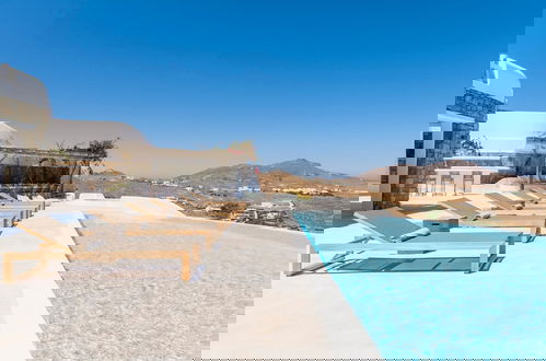 Foto 59 - Luxury Villa With Stunning Views Above Kalo Livadi