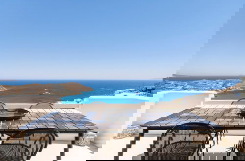 Foto 7 - Luxury Villa With Stunning Views Above Kalo Livadi
