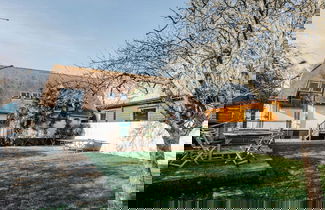 Photo 2 - Vintage Chic Coach House