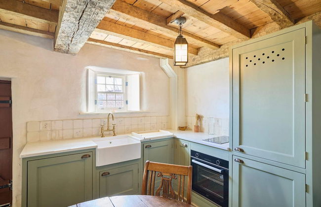 Host Stay Potters Cottage - Photo 3