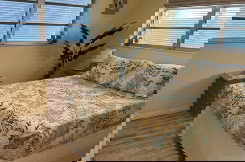 Foto 6 - Delightful Vacation Home Located In The Popular Islamorada Neighborhood Of Port Antigua. 3 Bedroom Home by RedAwning