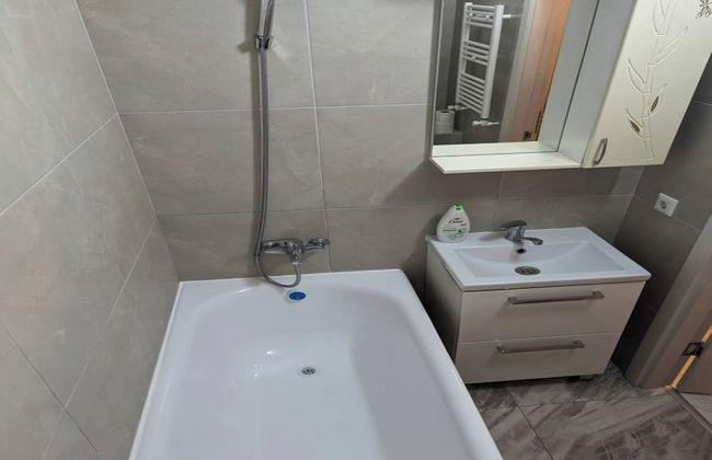 Charming Chișinău Apartment With Gas Heating & Hot Tub - Foto 13