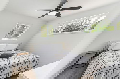 Foto 5 - Cozy Oasis In The Heart Of St. Augustine 3 Bedroom Home by RedAwning