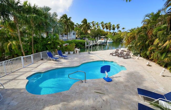 Waterfront Luxury Home With Pool And Boat Dock 3 Bedroom Home by RedAwning - Foto 16
