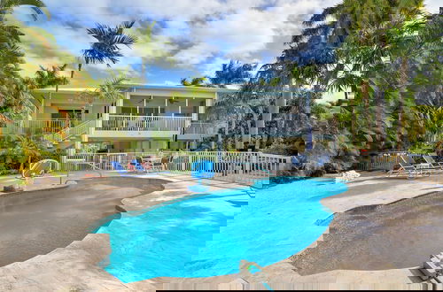 Foto 1 - Waterfront Luxury Home With Pool And Boat Dock 3 Bedroom Home by RedAwning