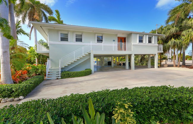 Waterfront Luxury Home With Pool And Boat Dock 3 Bedroom Home by RedAwning - Foto 44