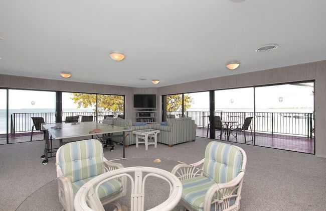 Bayfront Townhouse Located In The Lush Tropical Setting Of Rock Harbor Club. 2 Bedroom Condo by RedAwning - Foto 32