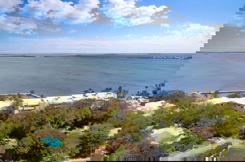 Foto 42 - Bayfront Townhouse Located In The Lush Tropical Setting Of Rock Harbor Club. 2 Bedroom Condo by RedAwning