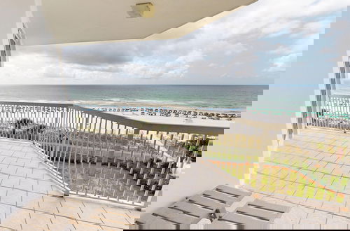 Foto 54 - Silver Beach 506 is a gorgeous Gulf Front 4 BR with free beach service - sleeps 8 by RedAwning
