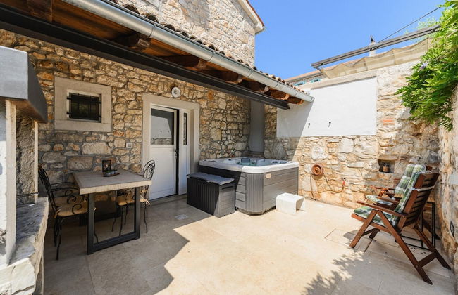 Warm Holiday Home With Terrace - Photo 14