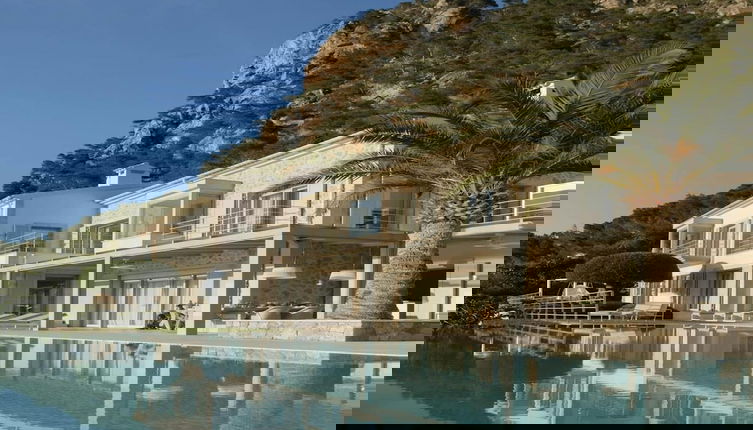 Foto 1 - Villa in Tranquil Hillside Location