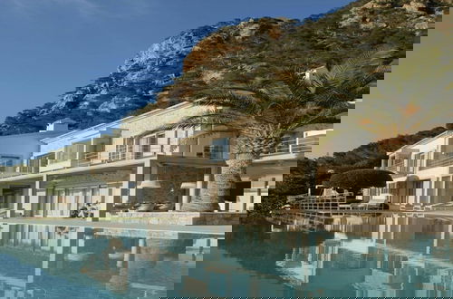 Foto 1 - Villa in Tranquil Hillside Location