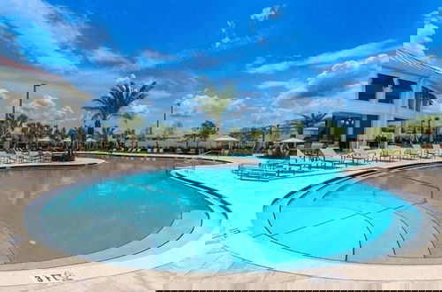 Foto 27 - Beautiful Pool Villa With Spa And Game Room-2730bd 5 Bedroom Home by RedAwning