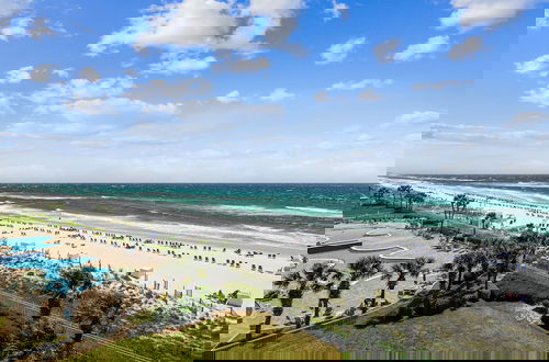 Foto 55 - Silver Beach 506 is a gorgeous Gulf Front 4 BR with free beach service - sleeps 8 by RedAwning