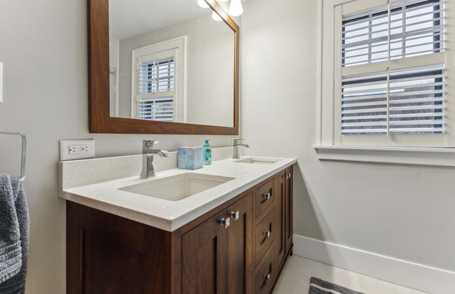 Charming Ann Arbor Retreat Near Dt & Attractions 3 Bedroom Home - Photo 21
