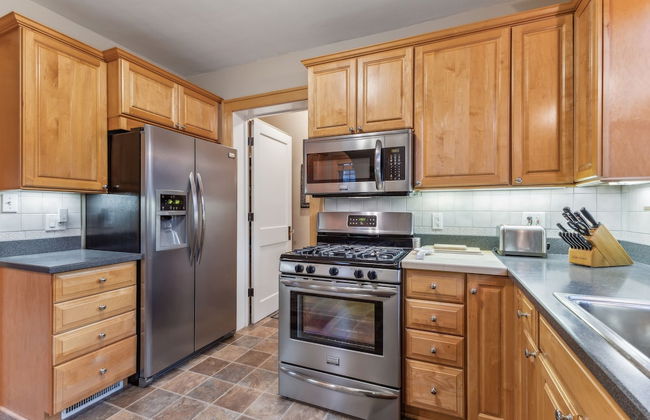 Charming Ann Arbor Retreat Near Dt & Attractions 3 Bedroom Home - Photo 10