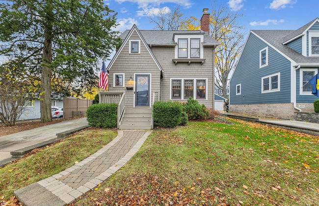 Charming Ann Arbor Retreat Near Dt & Attractions 3 Bedroom Home - Photo 1