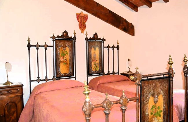 Farmhouse in Tuscany With Pool & Valley Views - Photo 4
