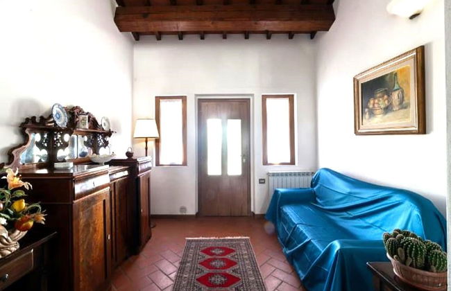 Farmhouse in Tuscany With Pool & Valley Views - Photo 6