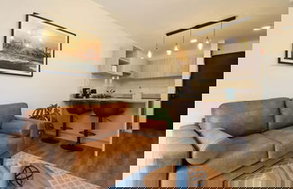 Foto 1 - w Radiant 1BR With Modern Balcony in San Isidro