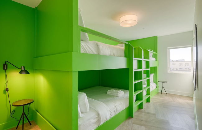 The Carter by Avantstay 4th Floor Sleeps 48 - Photo 24