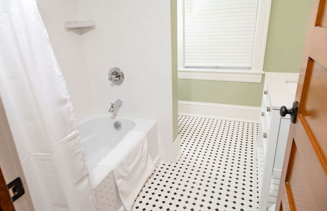 The Winona House - Boutique Hotel Near Downtown - Photo 41