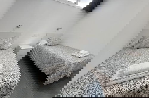 Foto 5 - Renovated Apartment by the Beach and Yumbo Centre
