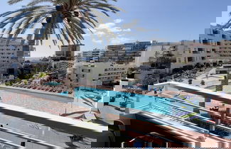 Photo 1 - Renovated Apartment by the Beach and Yumbo Centre