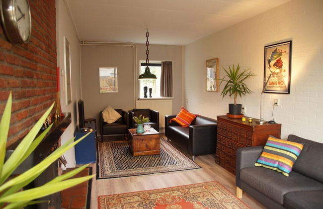 Holiday Home in Noordwijkerhout With Garden - Photo 1