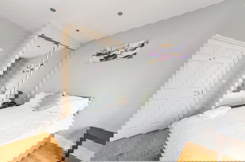 Foto 4 - Relax and Unwind 4 King Beds in Holloway