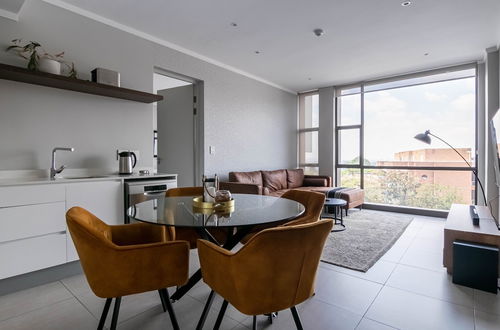 Photo 11 - Sandton Smart Apartment Fifteen