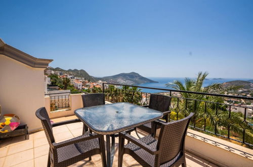 Foto 5 - Lovely Flat Near Beach With Shared Pool in Kalkan