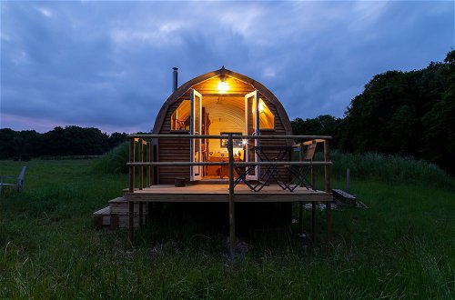 Photo 14 - Beautiful 1 bed Glamping pod in Battle