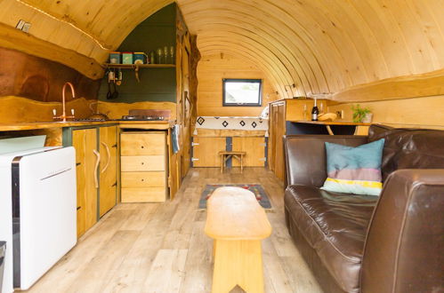 Foto 8 - Beautiful 1 bed Glamping pod in Battle