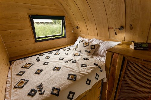 Photo 2 - Beautiful 1 bed Glamping pod in Battle